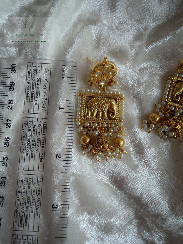 Dreamy in Golden Necklace Sets THE KUNDAN SHOP 