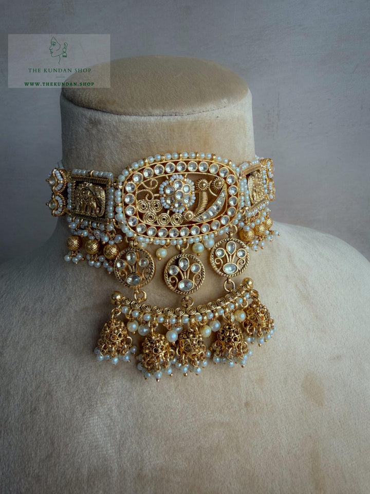 Dreamy in Golden Necklace Sets THE KUNDAN SHOP 