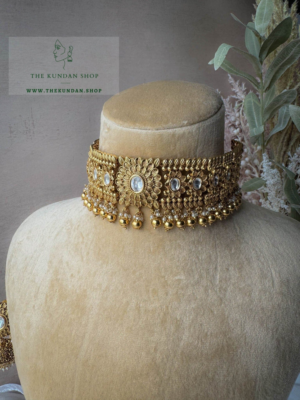 A Little Ray in Antique Necklace Sets THE KUNDAN SHOP 