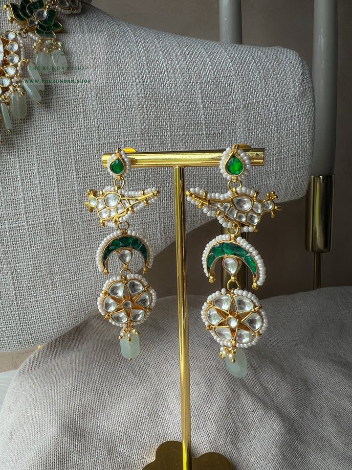 Distraction in Greens Necklace Sets THE KUNDAN SHOP 