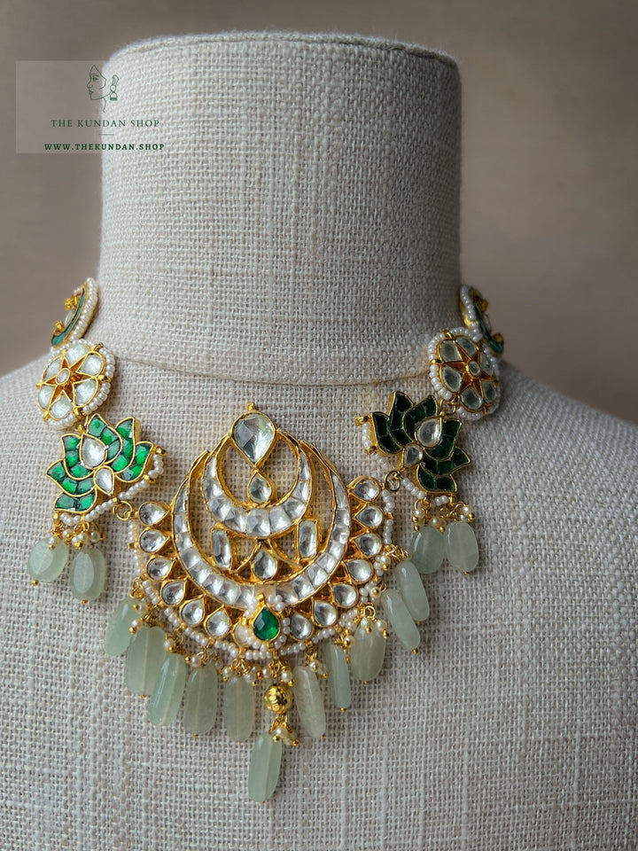 Distraction in Greens Necklace Sets THE KUNDAN SHOP 