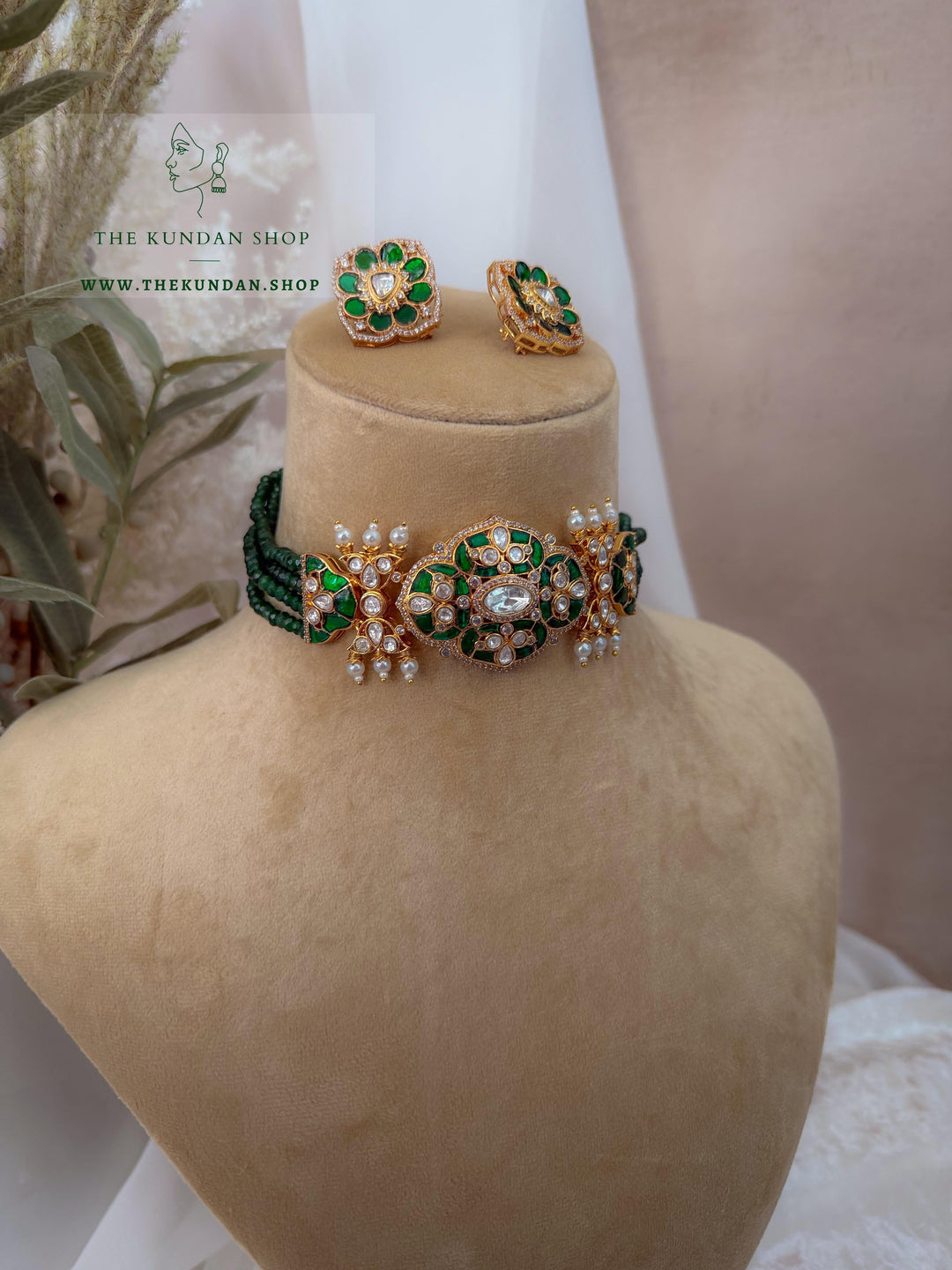 Well Kept in Green Necklace Sets THE KUNDAN SHOP 