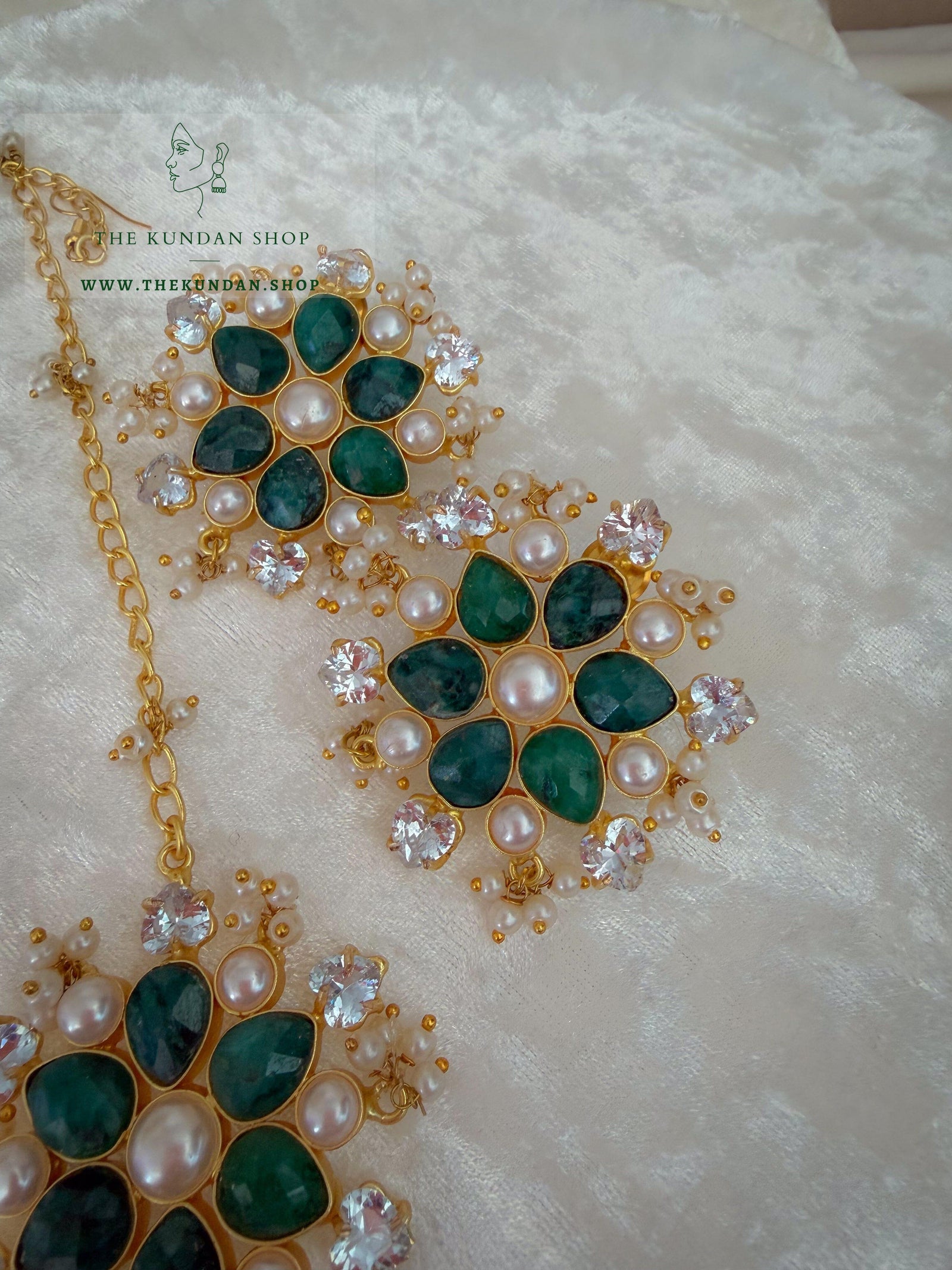 Petal Garden // Green Earrings + Tikka THE KUNDAN SHOP 