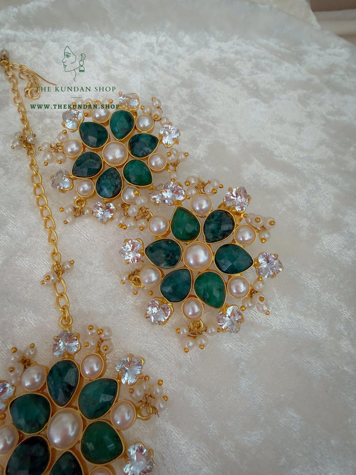 Petal Garden // Green Earrings + Tikka THE KUNDAN SHOP 