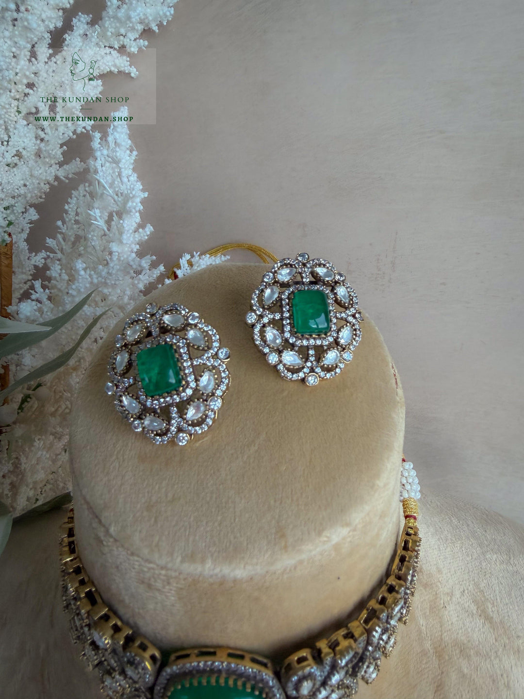Mini Muse in Emerald Necklace Sets THE KUNDAN SHOP 