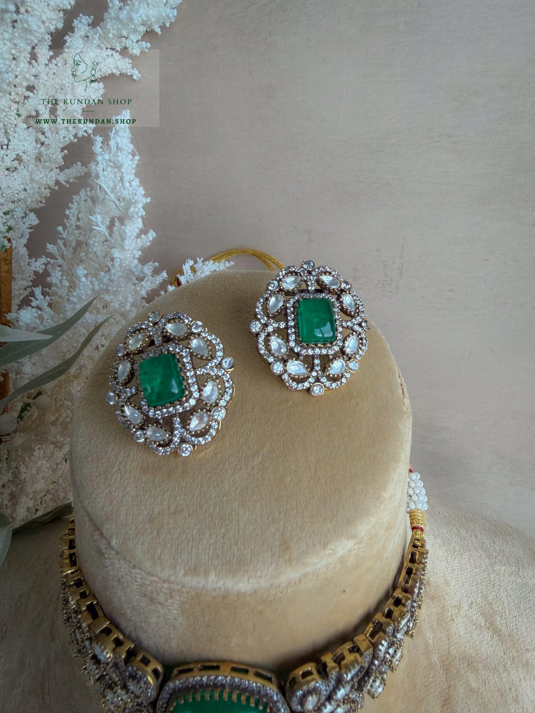 Mini Muse in Emerald Necklace Sets THE KUNDAN SHOP 