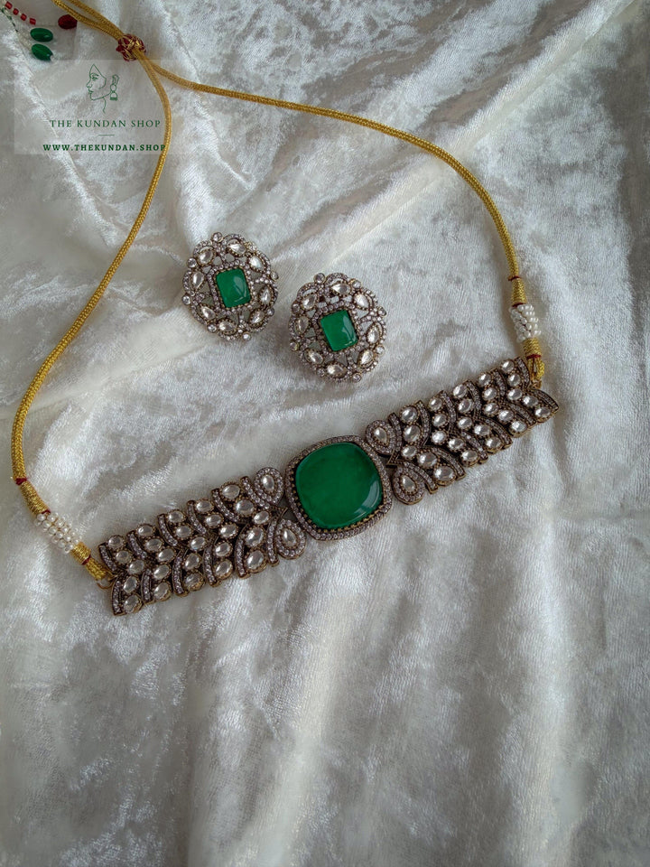Mini Muse in Emerald Necklace Sets THE KUNDAN SHOP 