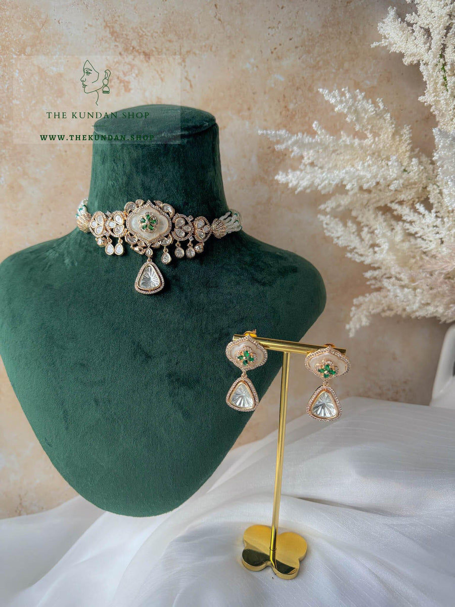 Center Petals in Mother of Pearl // Green Necklace Sets THE KUNDAN SHOP 