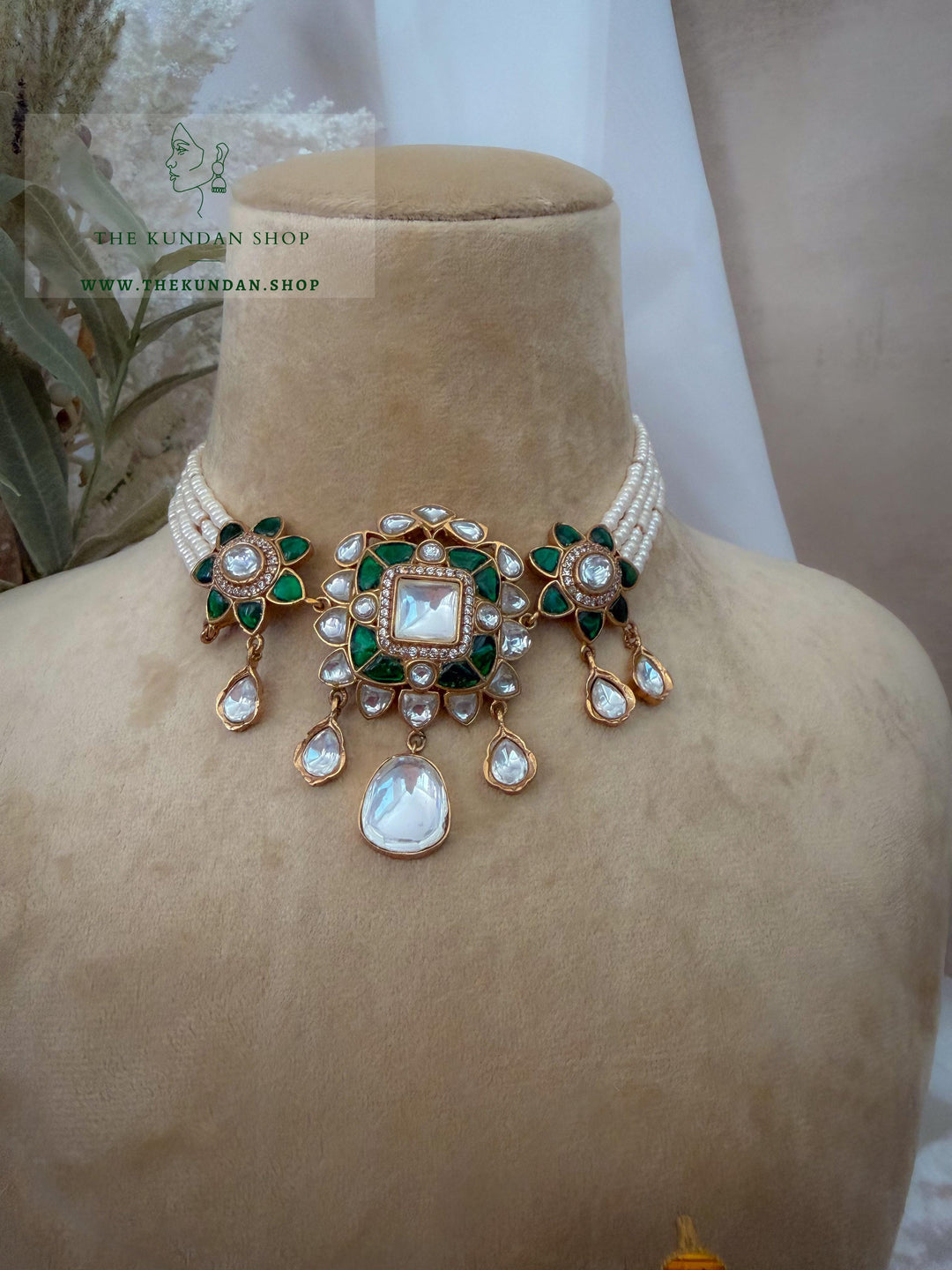 Melodic in Green Necklace Sets THE KUNDAN SHOP 