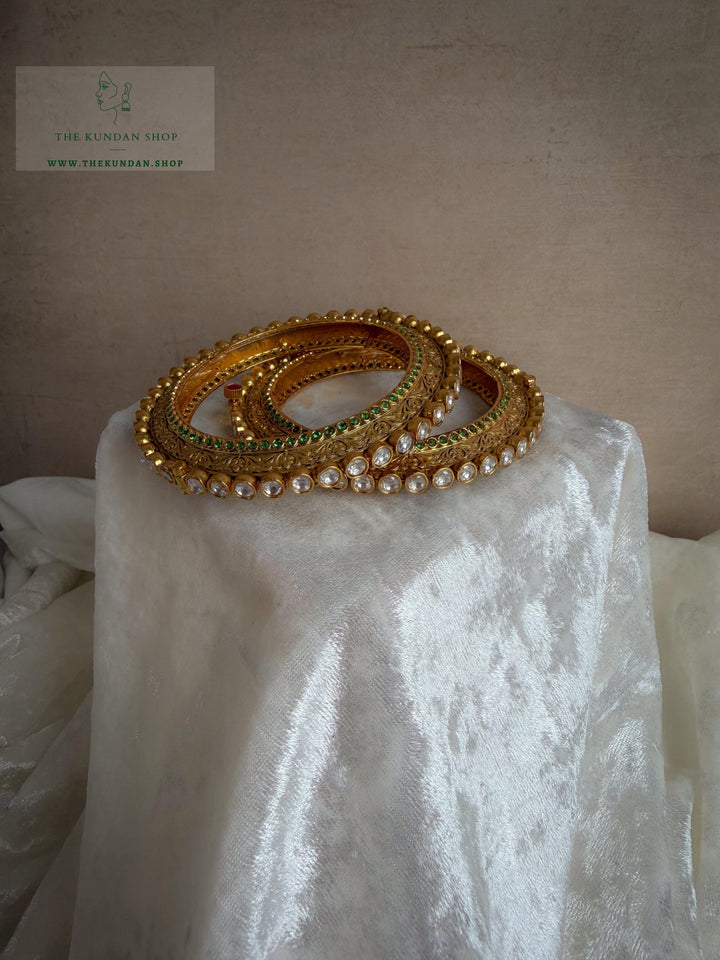 Emerald Lit Kangans in Kundan Bangles THE KUNDAN SHOP 