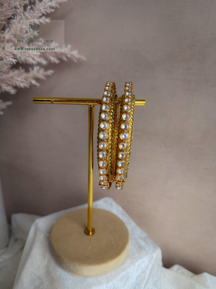Emerald Lit Kangans in Kundan Bangles THE KUNDAN SHOP 