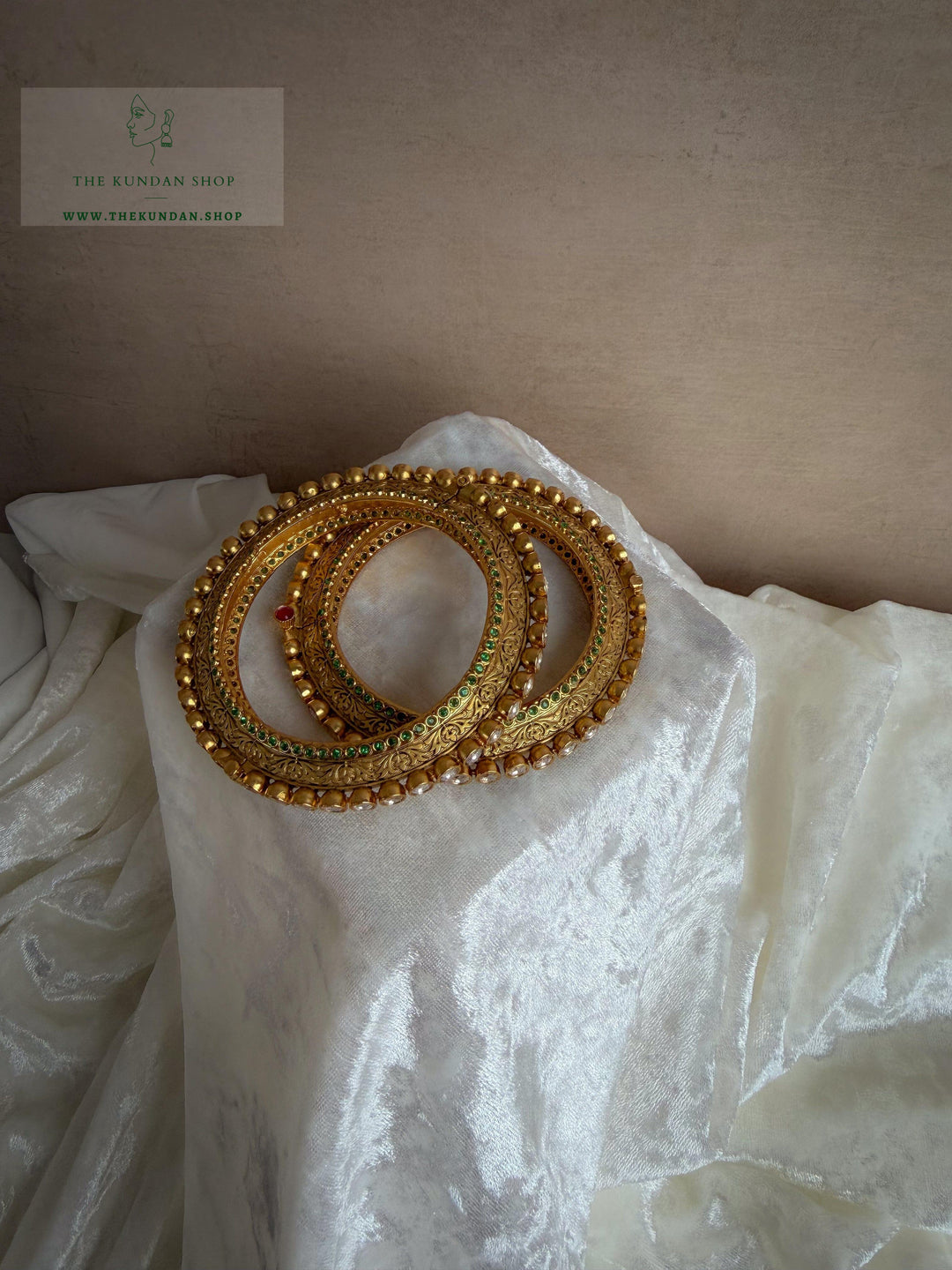 Emerald Lit Kangans in Kundan Bangles THE KUNDAN SHOP 