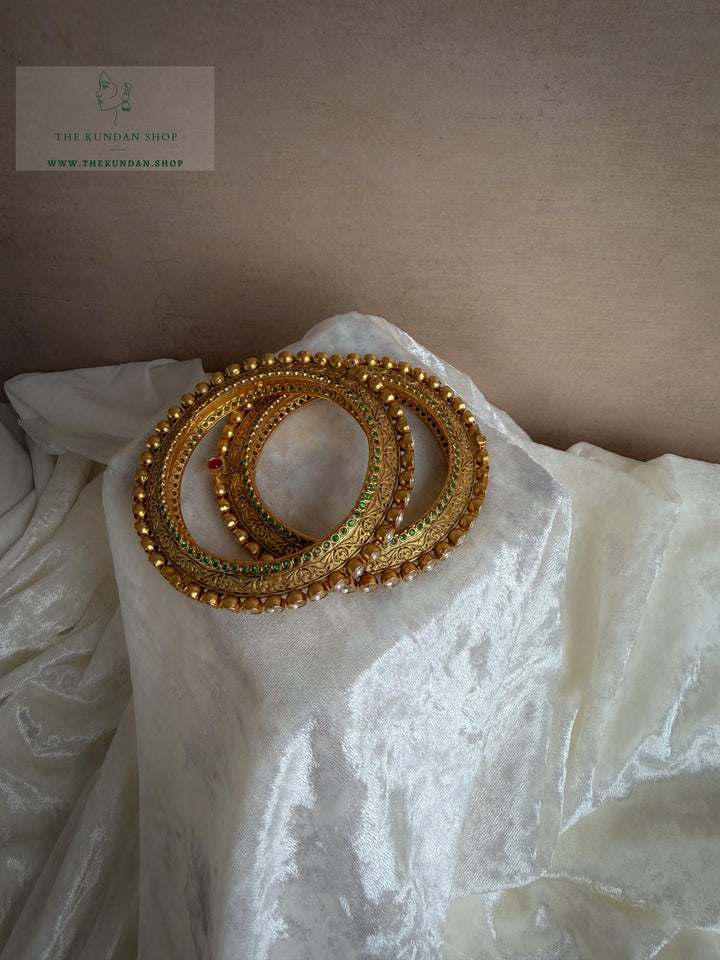 Emerald Lit Kangans in Kundan Bangles THE KUNDAN SHOP 