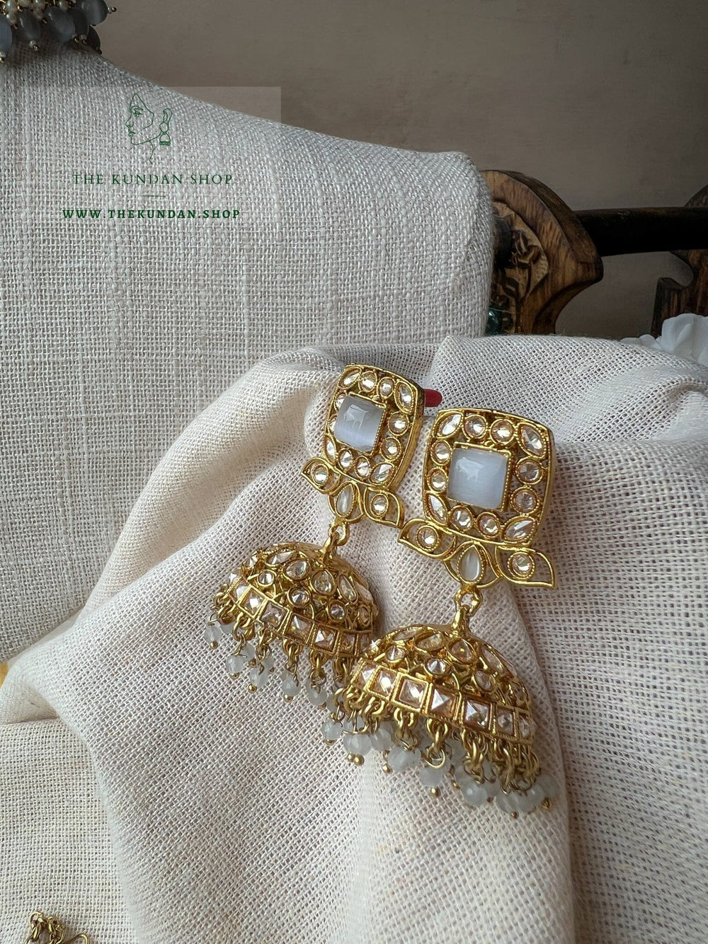 Vivid in Grey Necklace Sets THE KUNDAN SHOP 