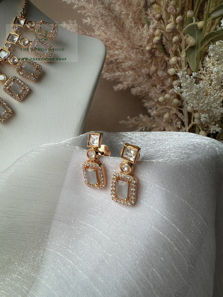Rise in Grey Necklace Sets THE KUNDAN SHOP 