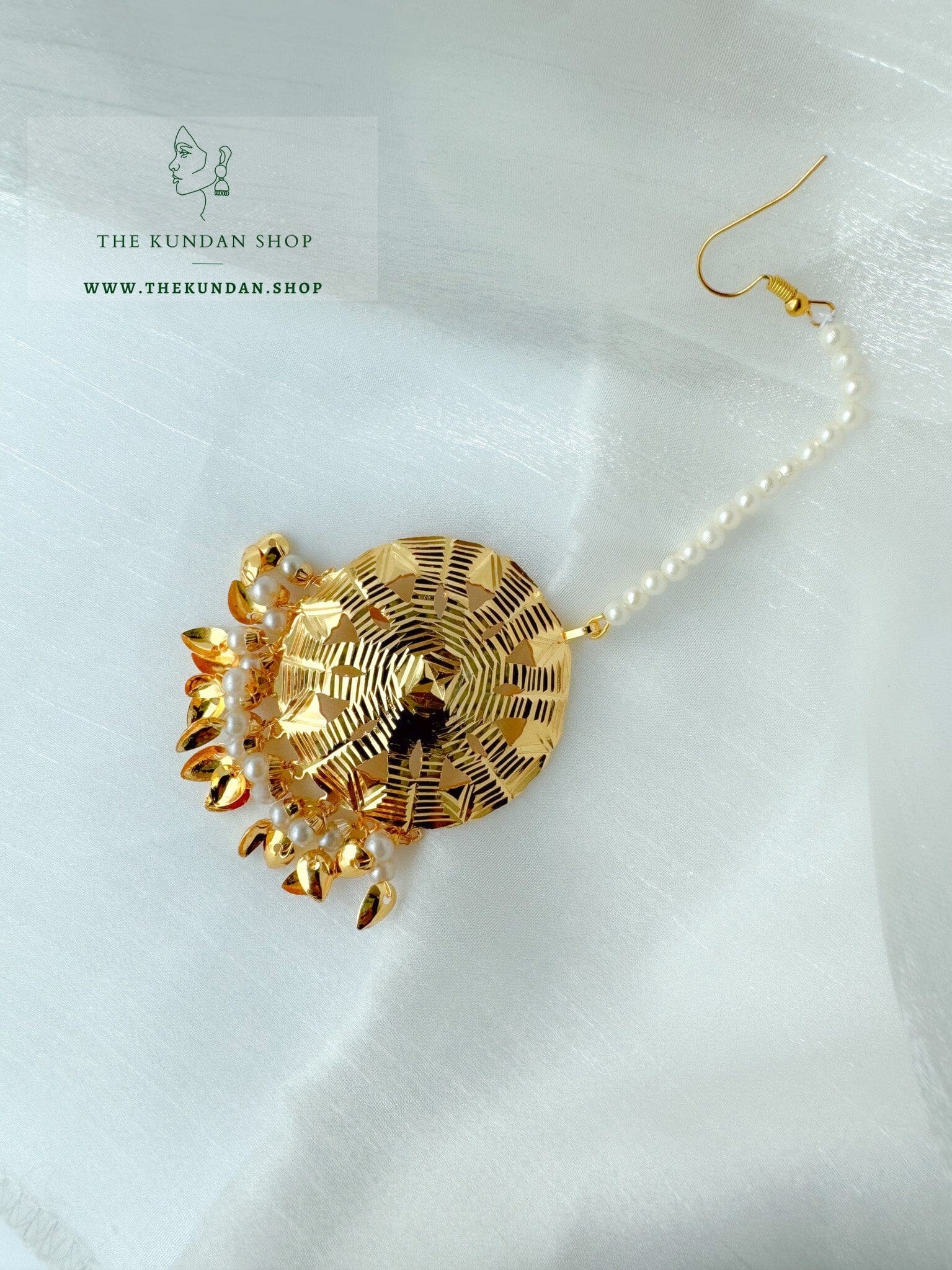 Flakes in Tikka Maangtikka THE KUNDAN SHOP 