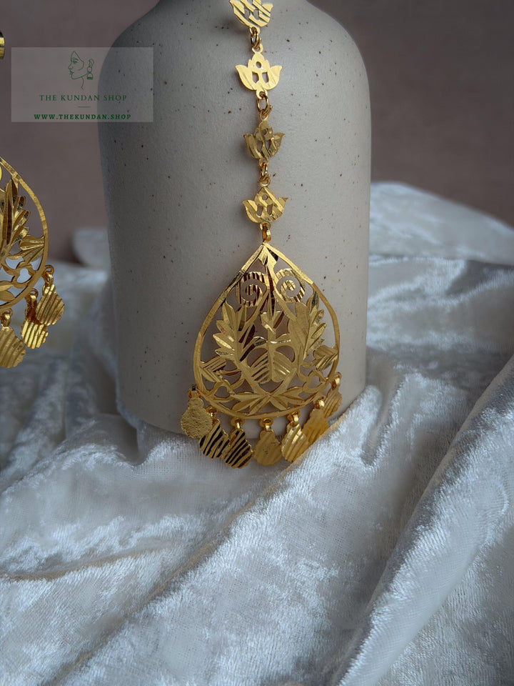 Performer // Jadau Tikka Set Earrings + Tikka THE KUNDAN SHOP 