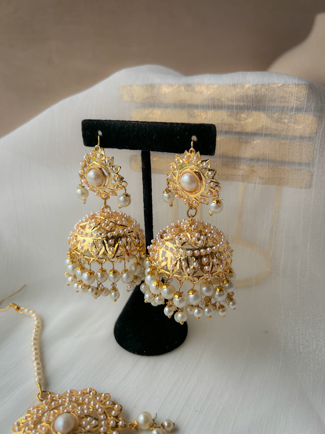 Pearl Instance in Jadau Earrings + Tikka THE KUNDAN SHOP 