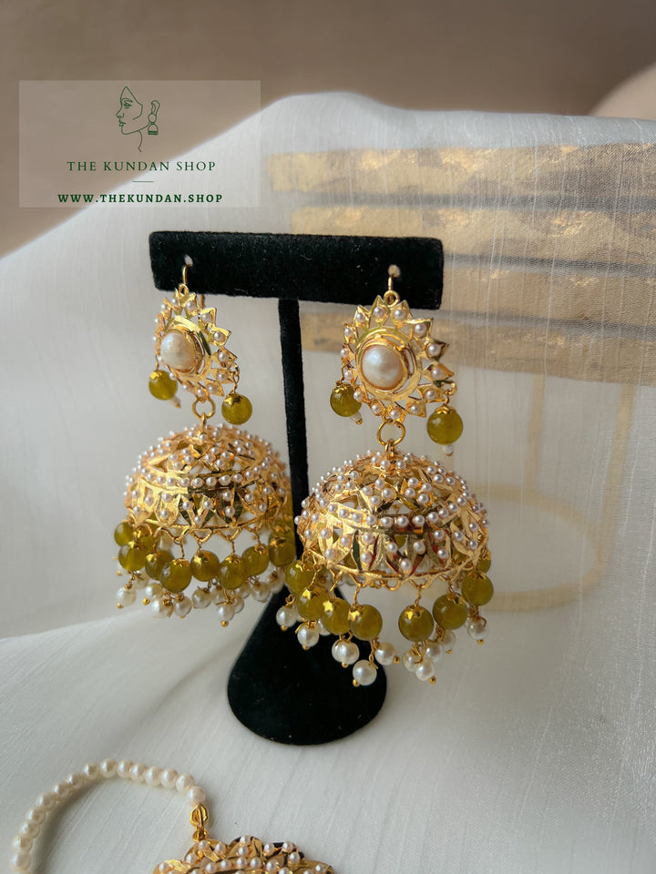 Pearl Instance in Jadau Earrings + Tikka THE KUNDAN SHOP 