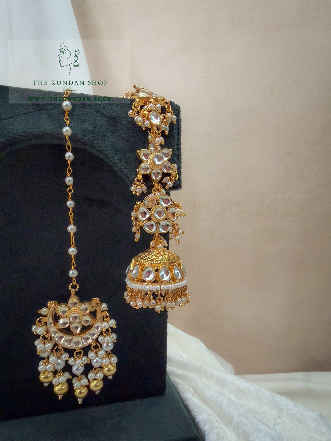 Traditional Bride // Saharay Jhumki &amp; Tikka Earrings + Tikka THE KUNDAN SHOP 