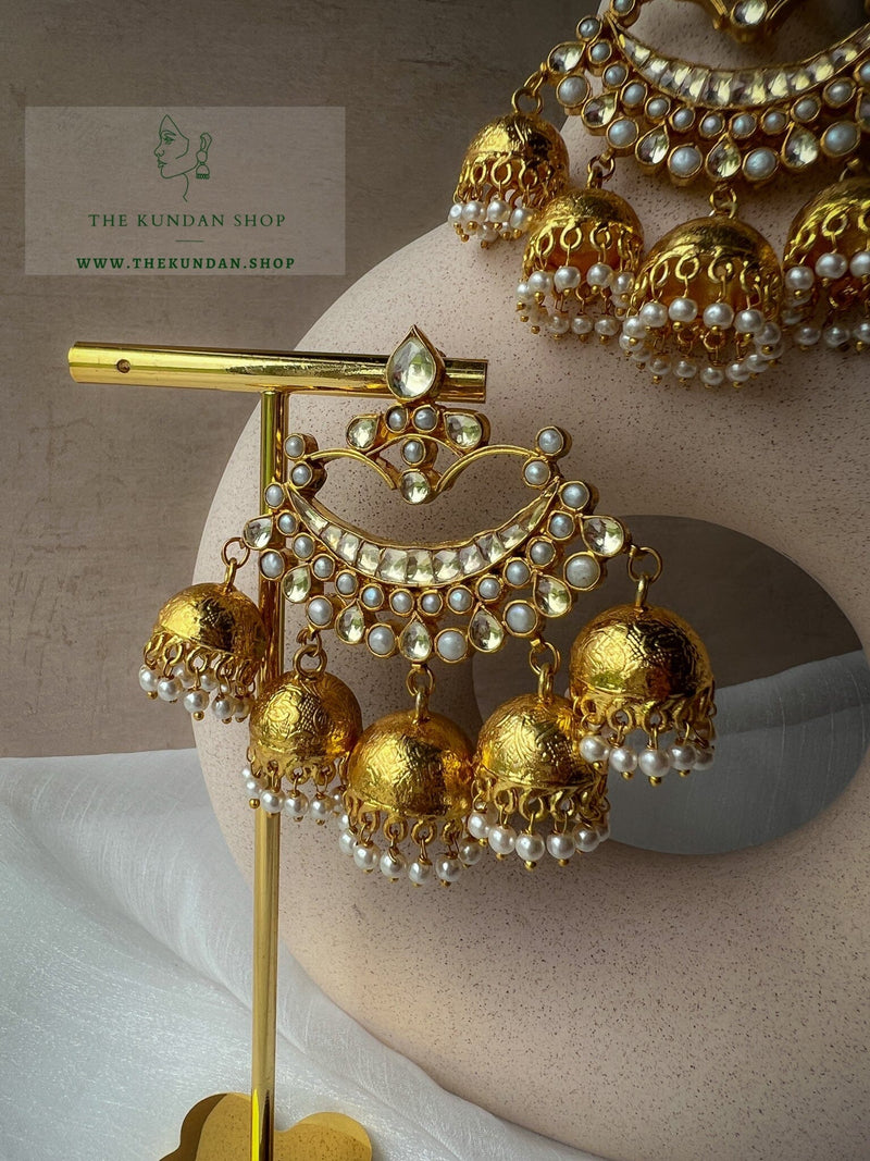 Avoid Jhumkis in Kundan earrings THE KUNDAN SHOP 