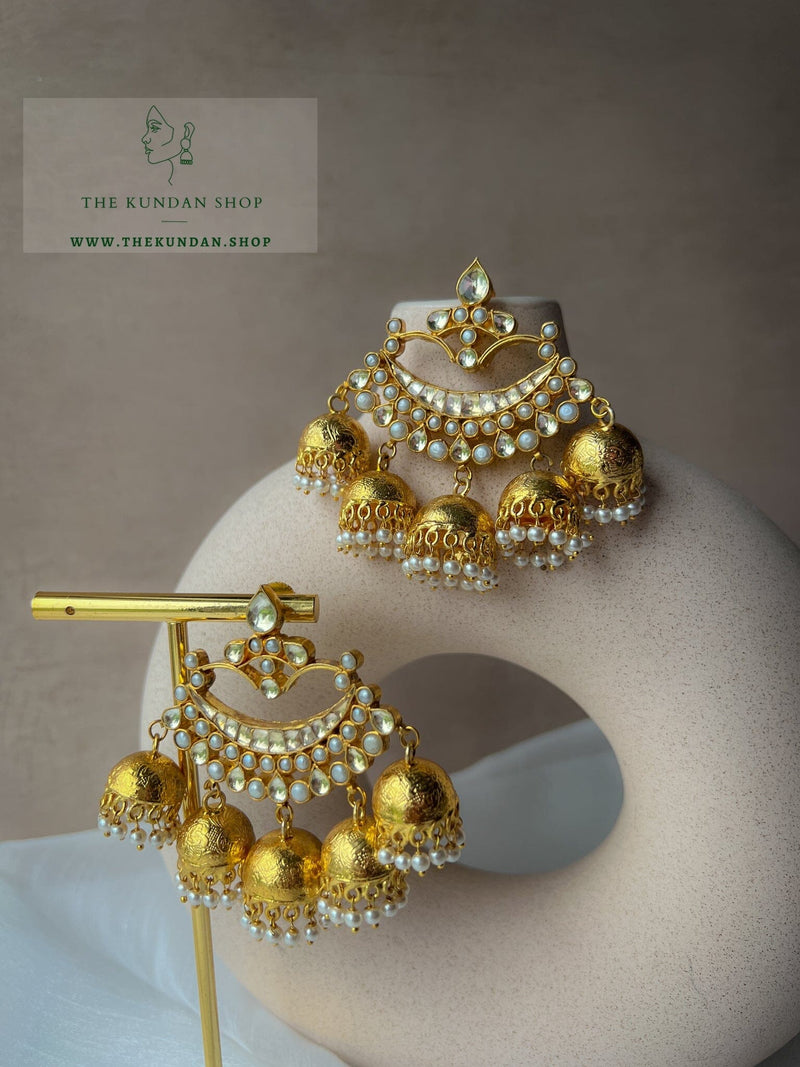 Avoid Jhumkis in Kundan earrings THE KUNDAN SHOP 