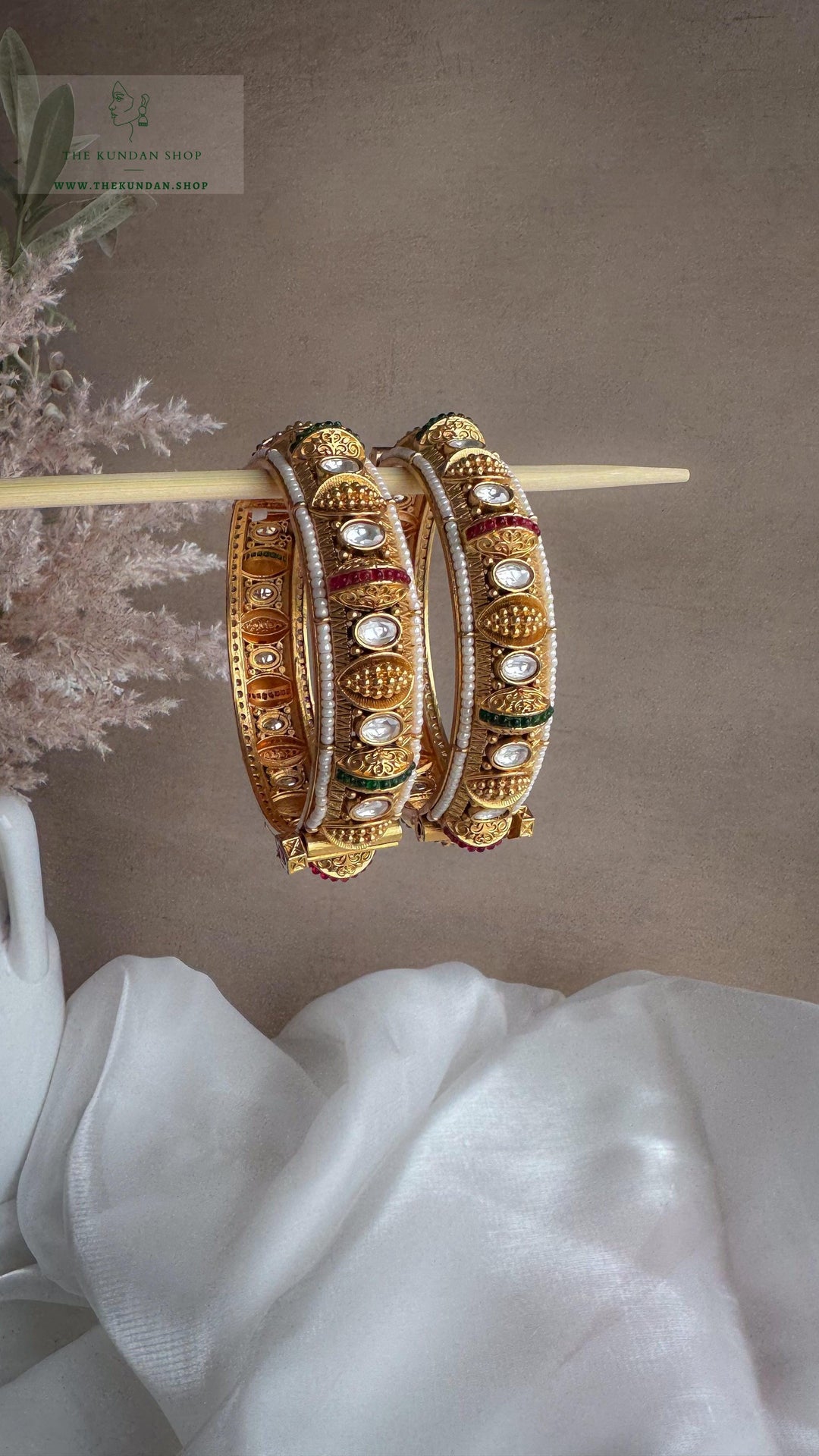 Ornate Stone // Kangan Bangles THE KUNDAN SHOP 