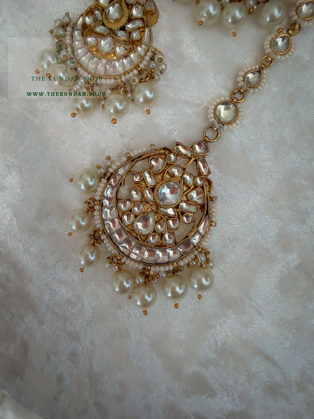 Undeniable - Kundan Tikka Set Earrings + Tikka THE KUNDAN SHOP 