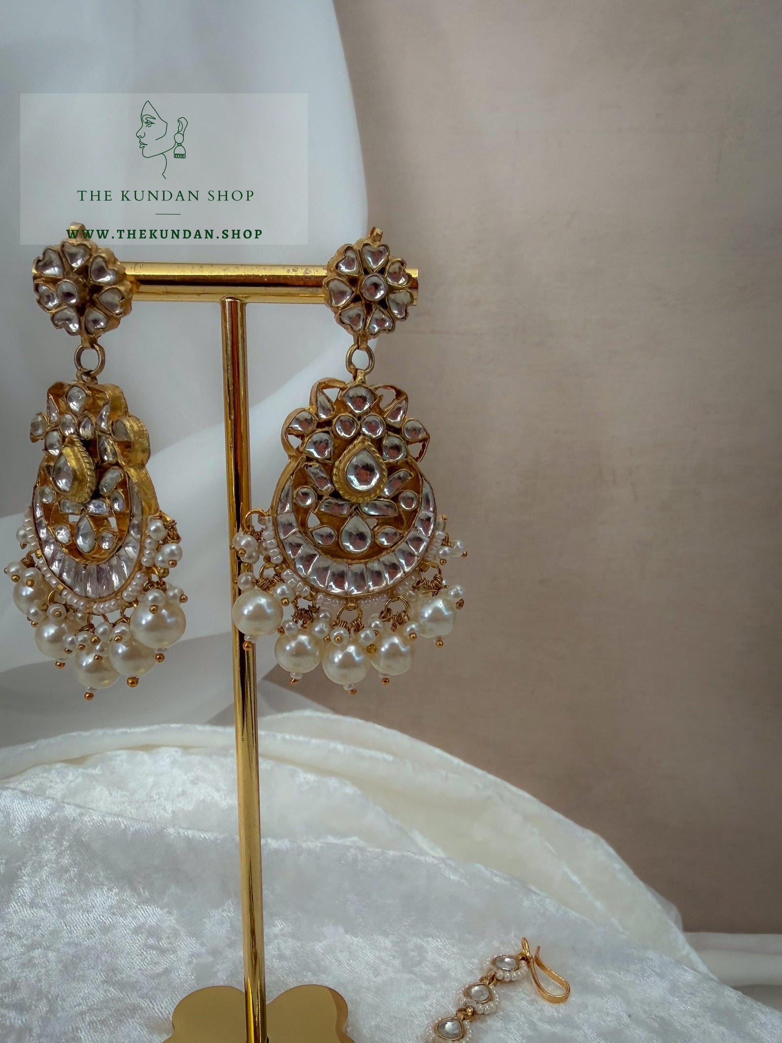 Undeniable - Kundan Tikka Set Earrings + Tikka THE KUNDAN SHOP 