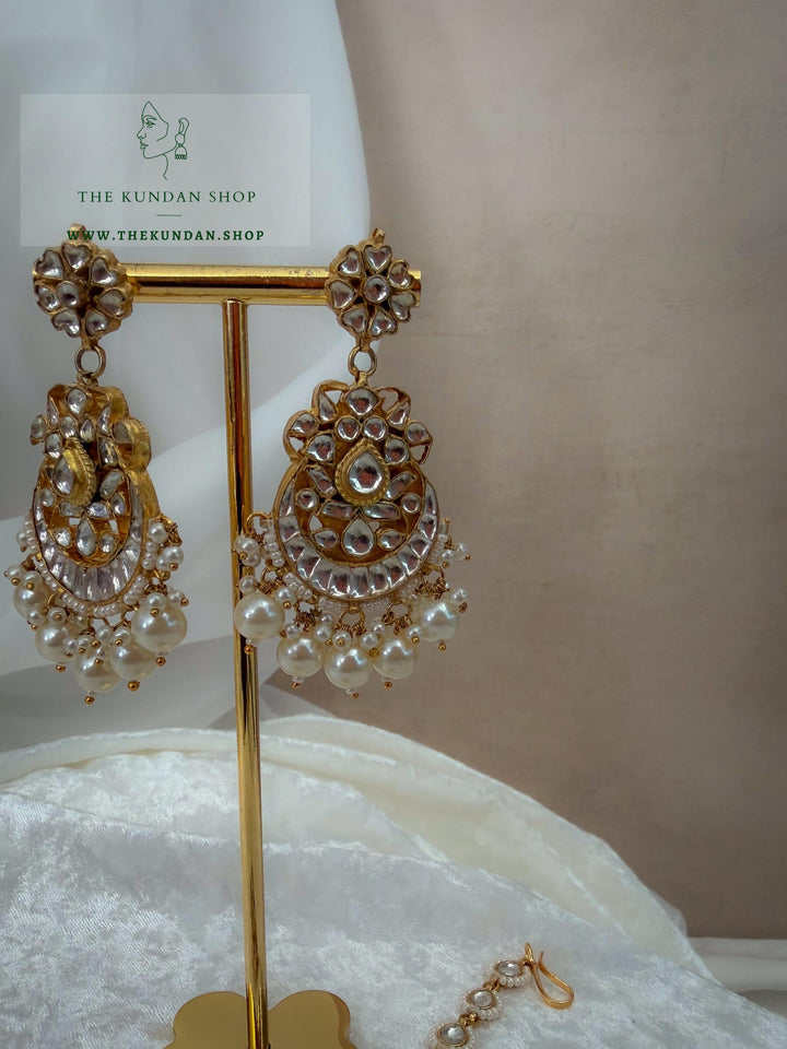 Undeniable - Kundan Tikka Set Earrings + Tikka THE KUNDAN SHOP 