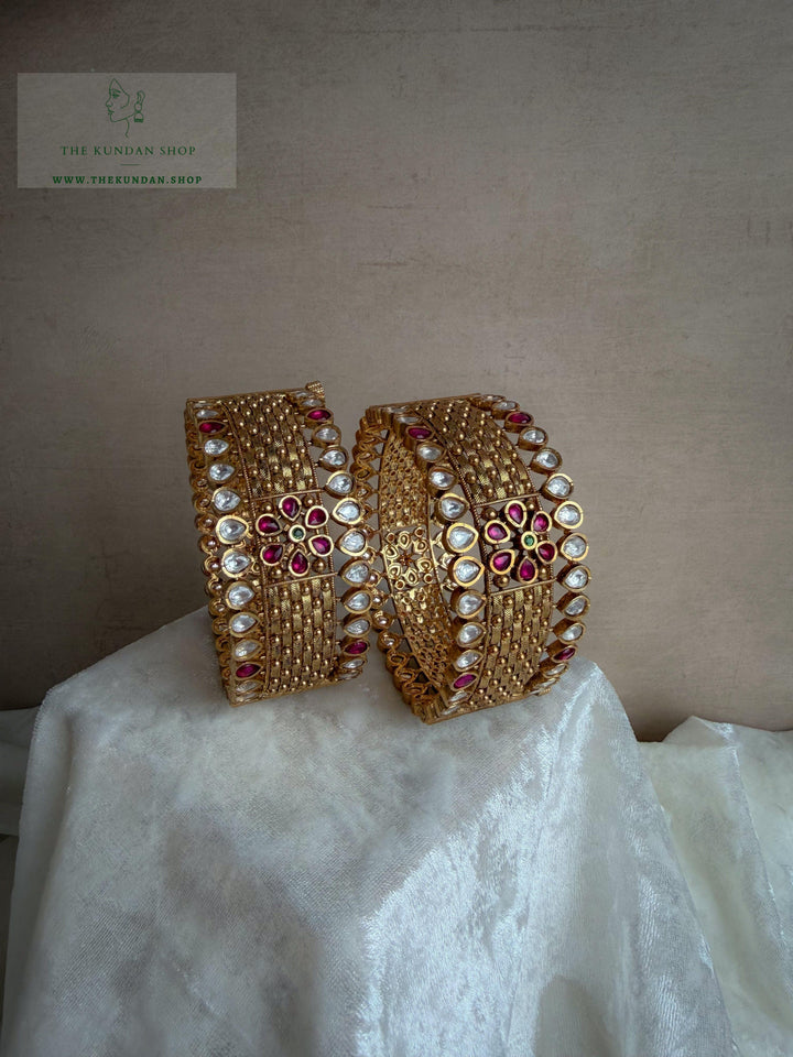 Teardrop Edge in Kundan Bangles THE KUNDAN SHOP 