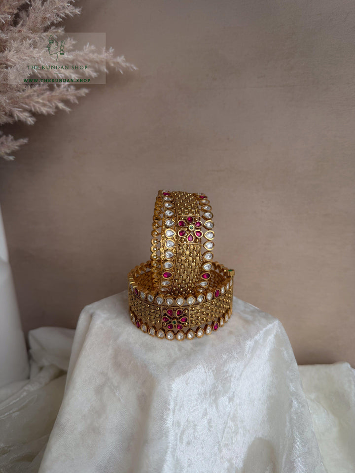 Teardrop Edge in Kundan Bangles THE KUNDAN SHOP 