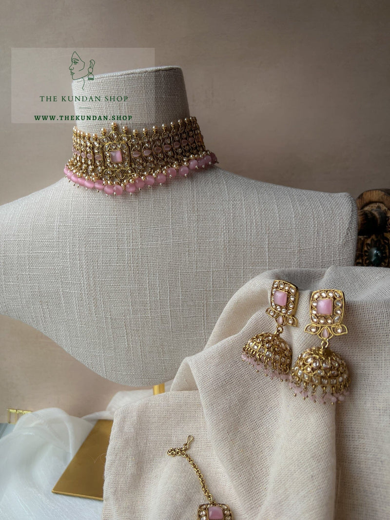 Vivid in Light Pink Necklace Sets THE KUNDAN SHOP 