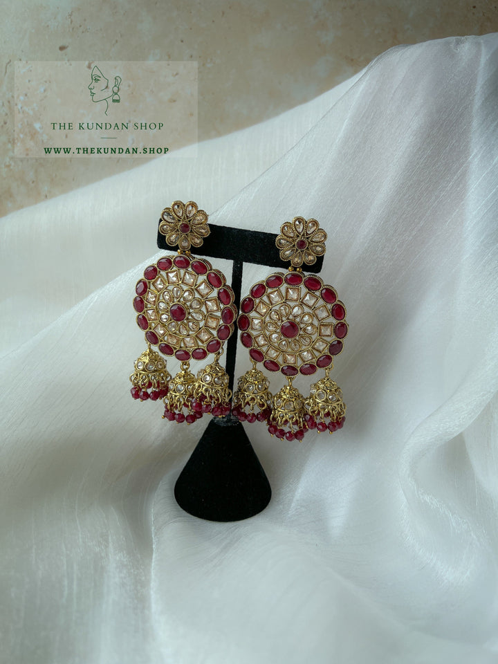 Willing in Maroon Earrings + Tikka THE KUNDAN SHOP 