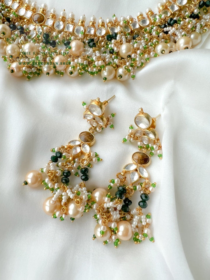 Calm in Greens Necklace Sets THE KUNDAN SHOP 