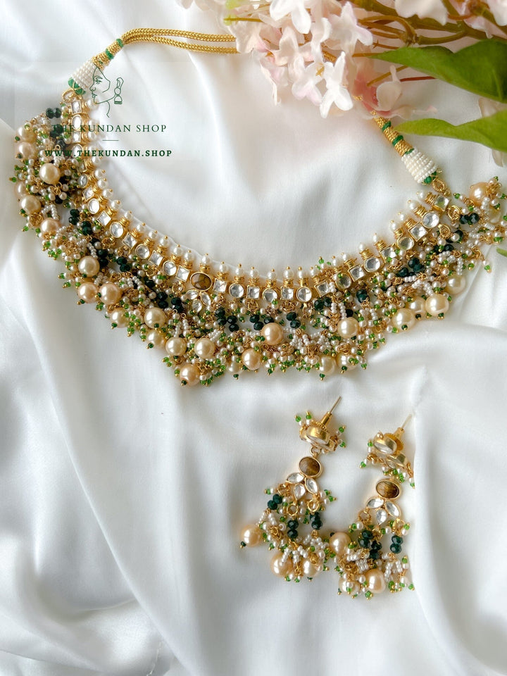 Calm in Greens Necklace Sets THE KUNDAN SHOP 