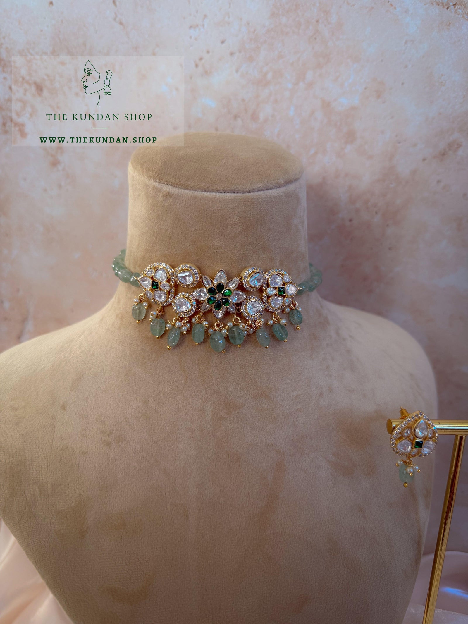 Dainty Emerald Flower Necklace Sets THE KUNDAN SHOP 