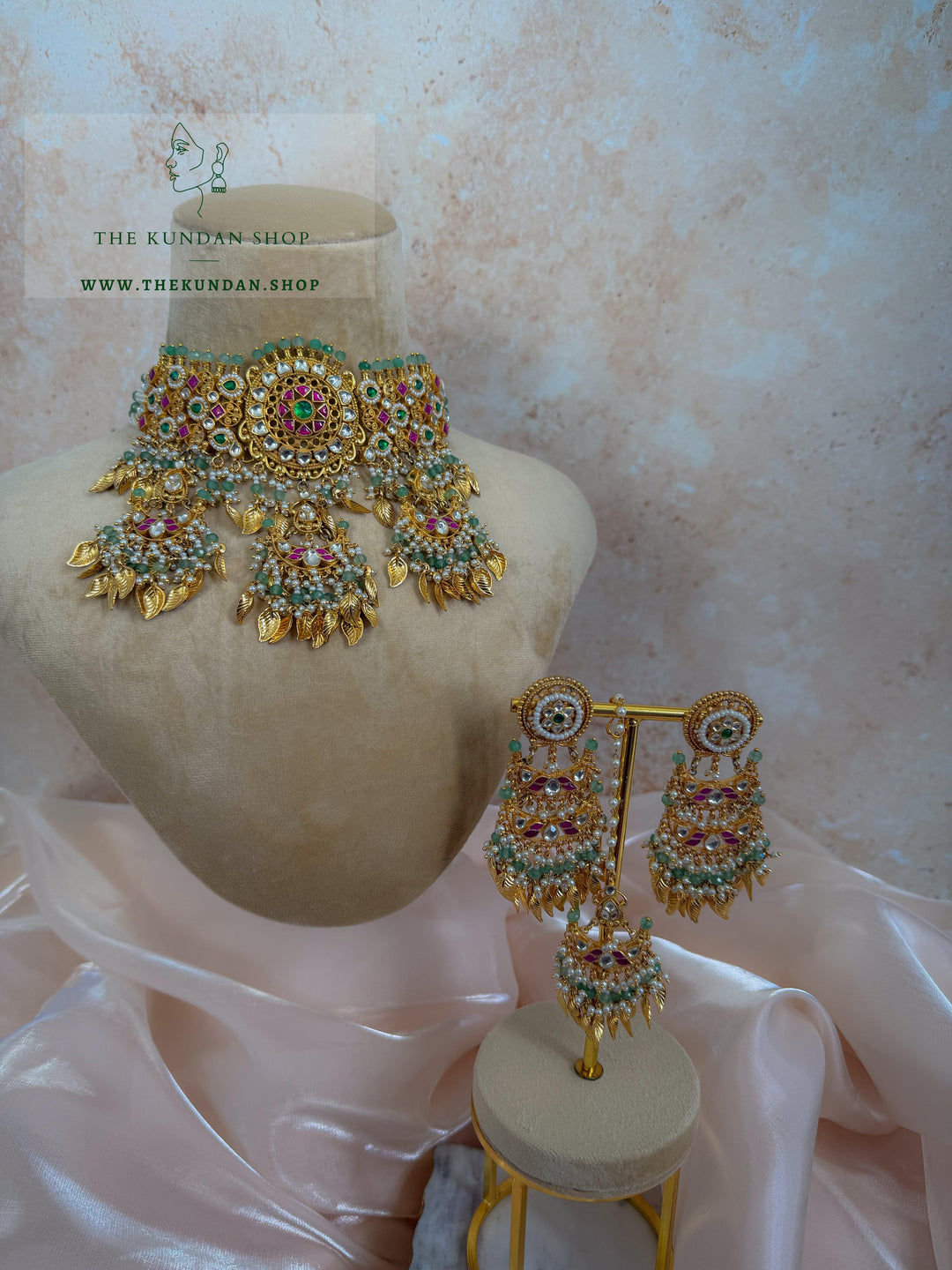 Traditional Pendant in Mint &amp; Pippal Patti