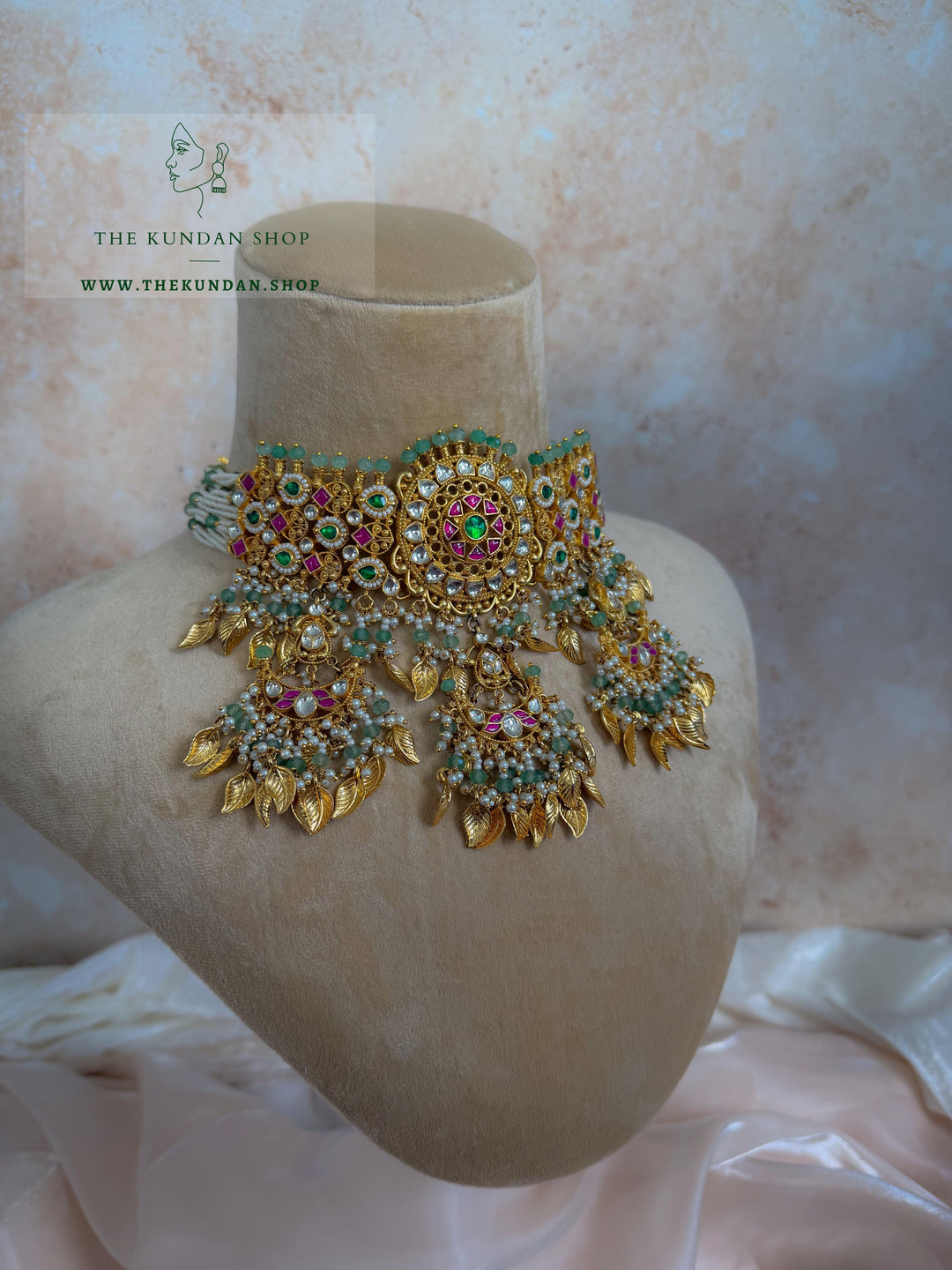 Traditional Pendant in Mint &amp; Pippal Patti