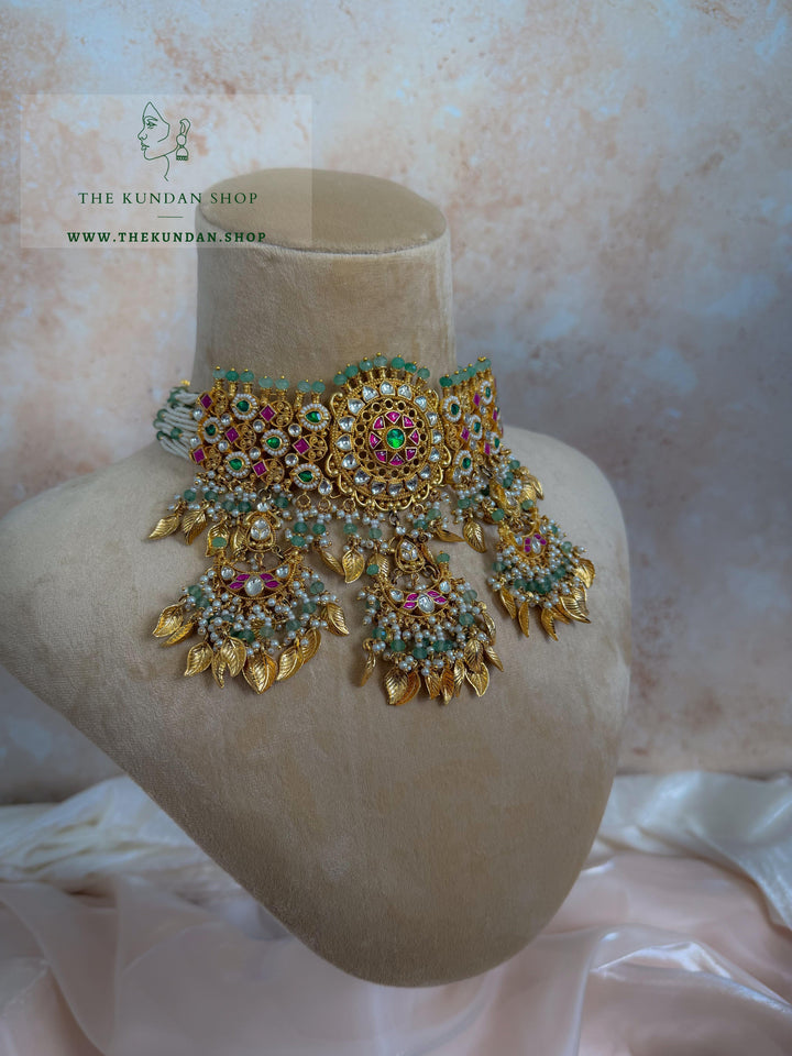 Traditional Pendant in Mint &amp; Pippal Patti