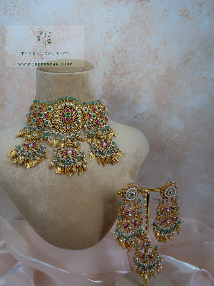 Traditional Pendant in Mint &amp; Pippal Patti