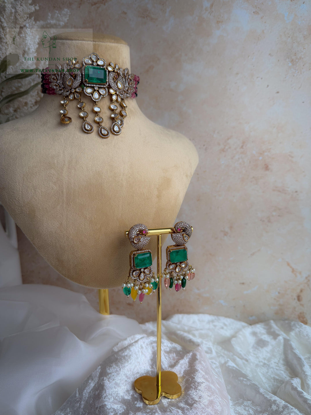 Emerald Stone Moorni Necklace Sets THE KUNDAN SHOP 