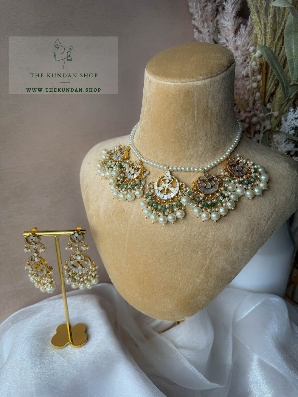 Confide in Mother of Pearl Necklace Sets THE KUNDAN SHOP 