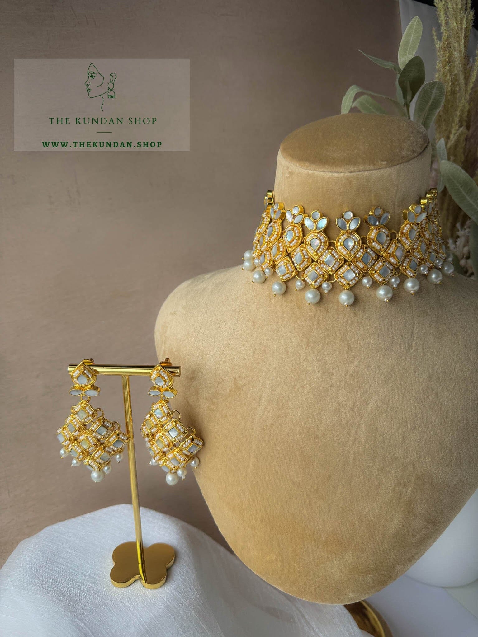 Concealed in Mother of Pearl Necklace Sets THE KUNDAN SHOP 