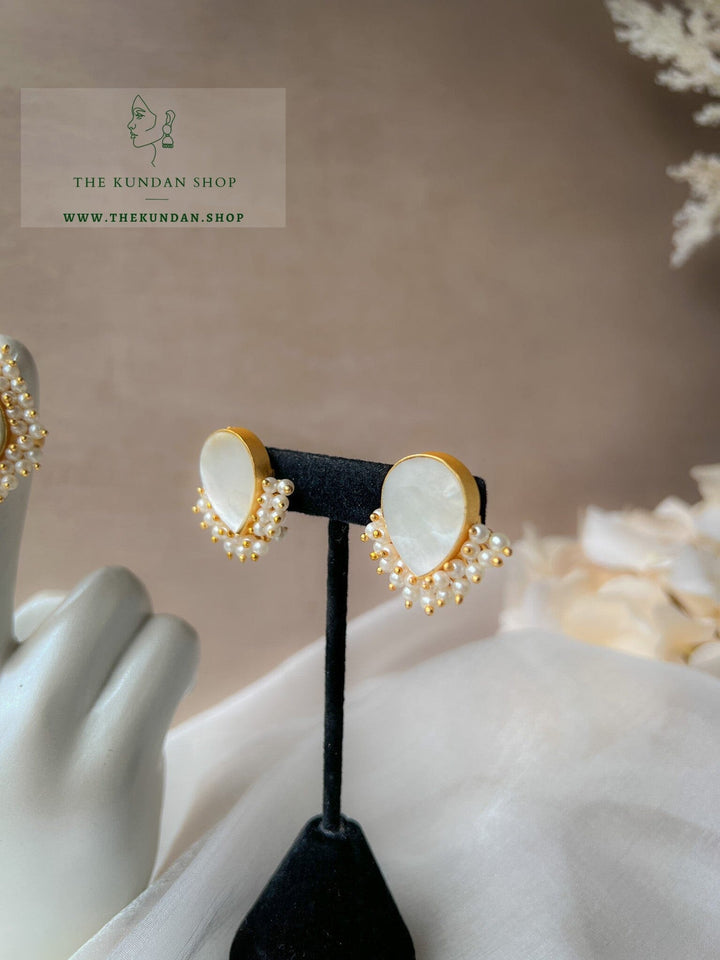 Catching Pearls // Earrings & Ring Earrings THE KUNDAN SHOP 