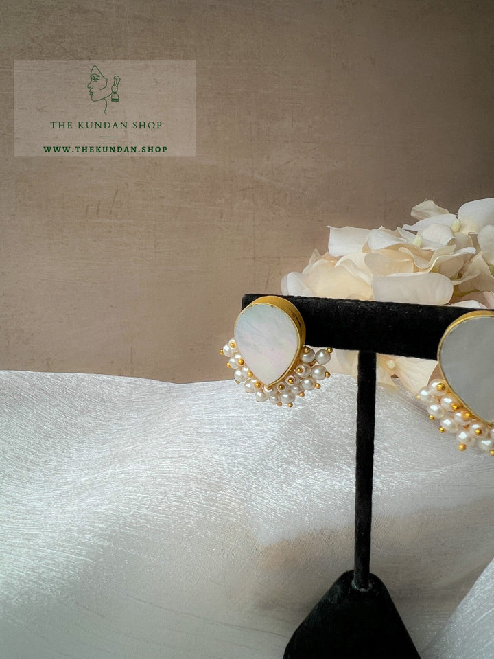 Catching Pearls // Teardrop Earrings Earrings THE KUNDAN SHOP 
