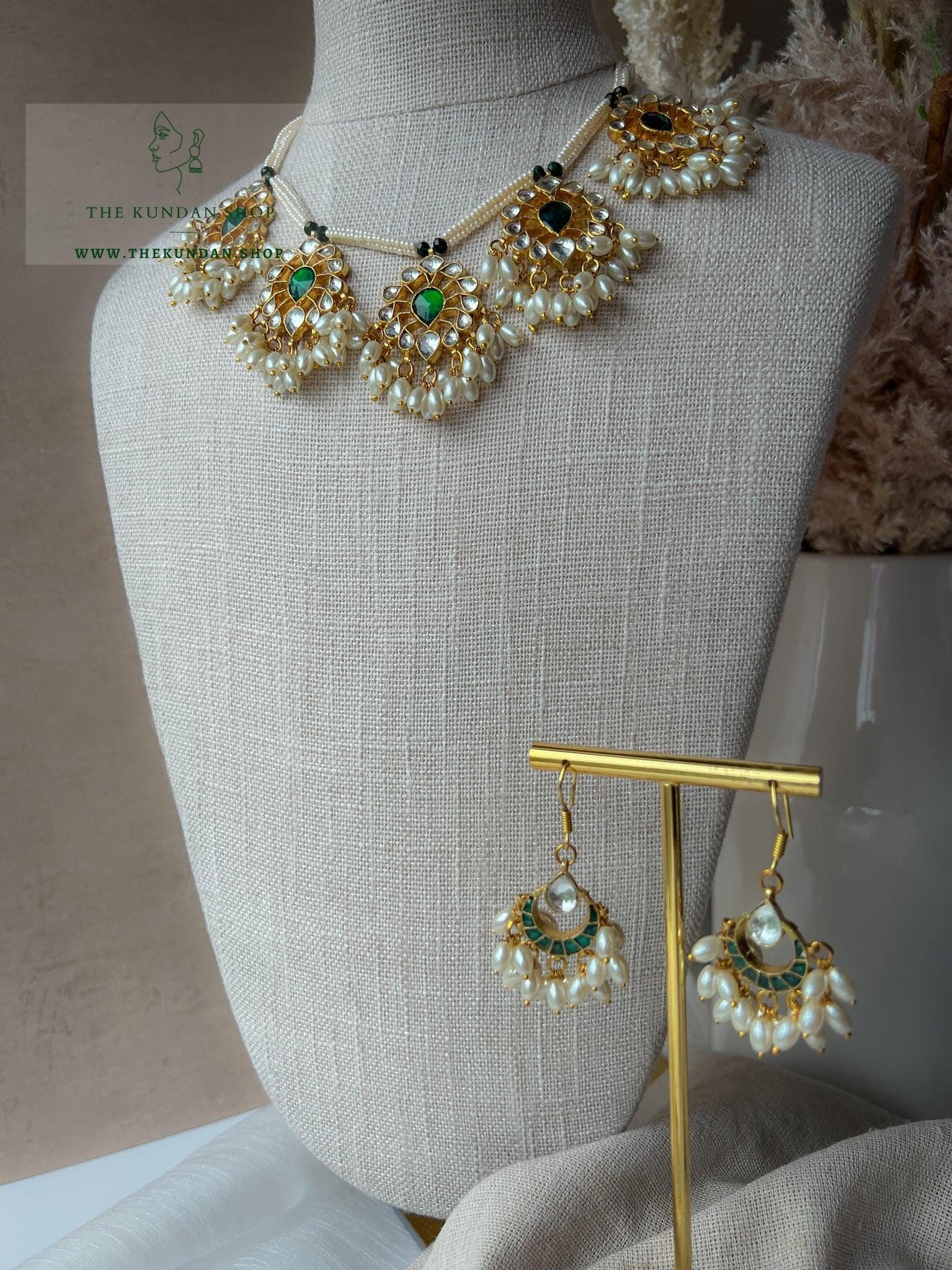 Emerald Pendants in Kundan Necklace Sets THE KUNDAN SHOP 