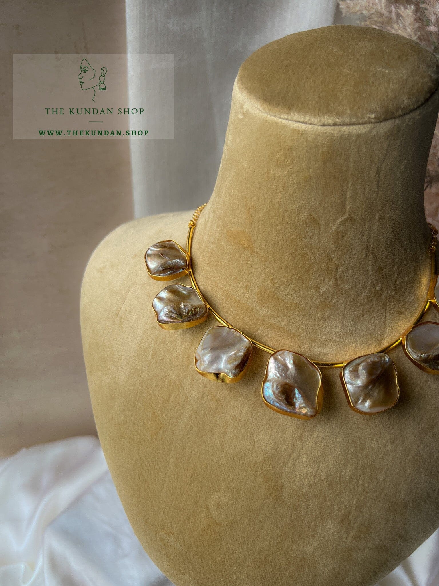 Listened in Mother of Pearl Necklace Sets THE KUNDAN SHOP 