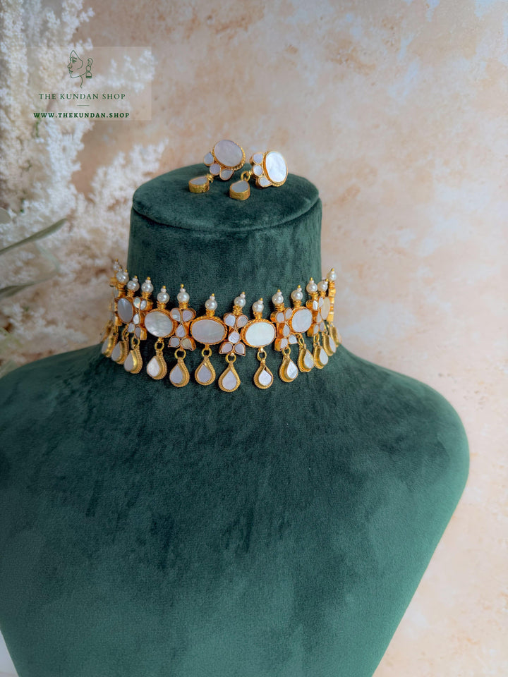Oasis in Mother of Pearl Necklace Sets THE KUNDAN SHOP 