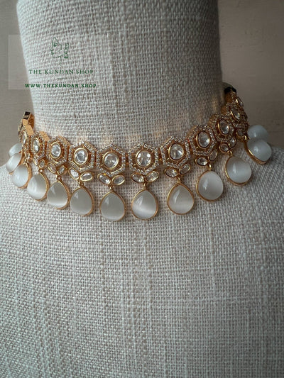 Definite in Off White Necklace Sets THE KUNDAN SHOP 